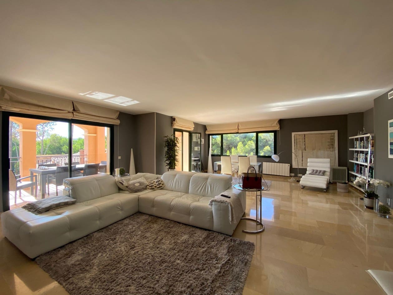 3 bedroom Apartment for sale in Santa Ponsa with pool - € 1,500,000 (Ref: 8511030)
