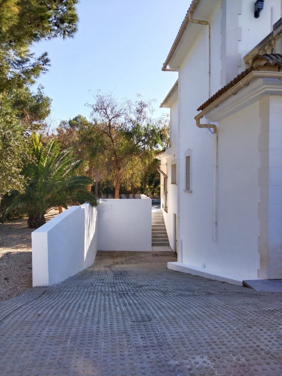 5 soveværelse Villa til salg i Santa Ponsa med swimmingpool - € 2.520.000 (Ref: 8726929)