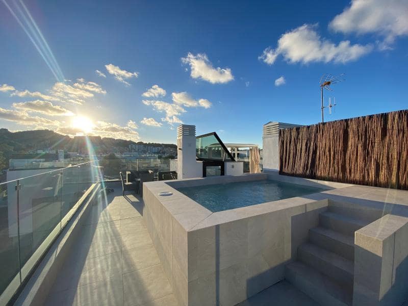 2 bedroom Apartment for sale in Santa Ponsa with pool - € 1,085,000 (Ref: 8754790)