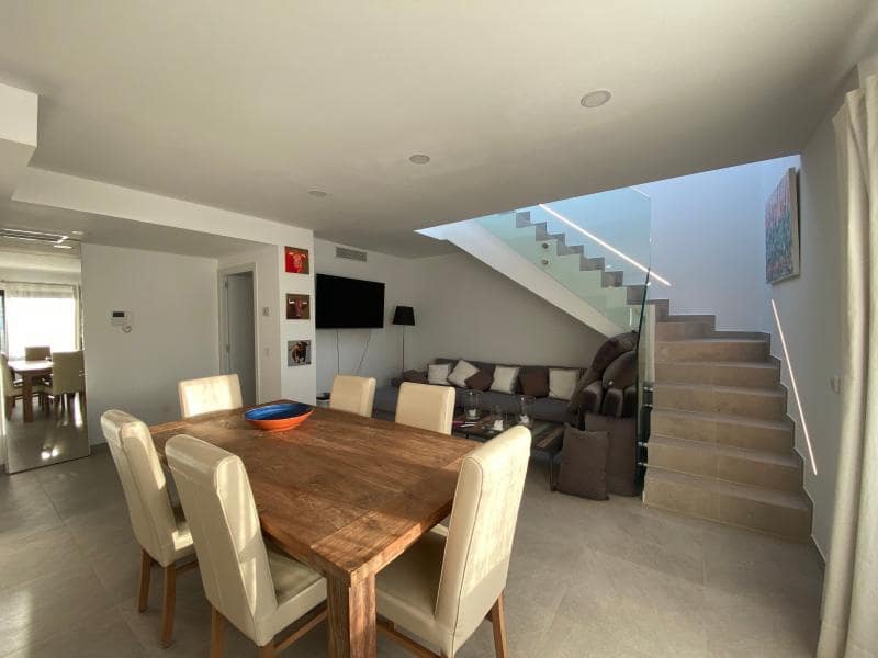 2 bedroom Apartment for sale in Santa Ponsa with pool - € 1,085,000 (Ref: 8754790)