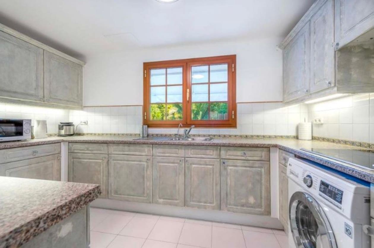 3 bedroom Villa for sale in Santa Ponsa with pool - € 1,150,000 (Ref: 8760391)