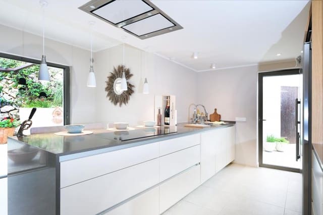 5 soveværelse Villa til salg i Santa Ponsa, Calvià - € 7.500.000 (Ref: 8885471)