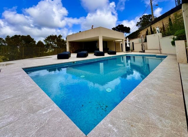 5 soveværelse Villa til salg i Santa Ponsa, Calvià - € 7.500.000 (Ref: 8885471)