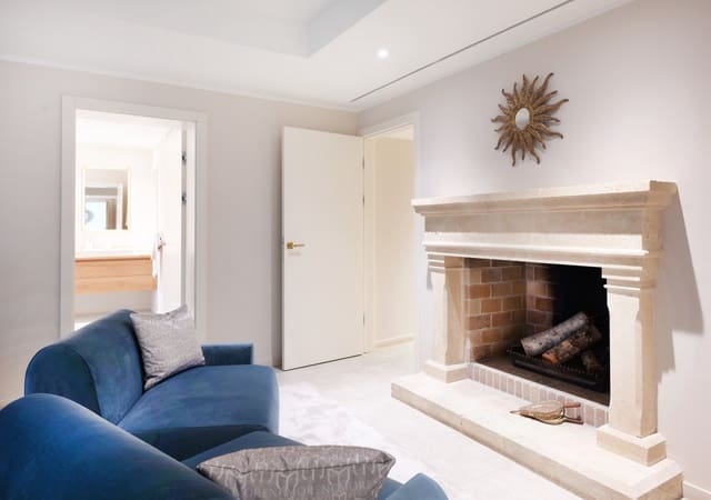 5 bedroom Villa for sale in Santa Ponsa, Calvià - € 7,500,000 (Ref: 8885471)