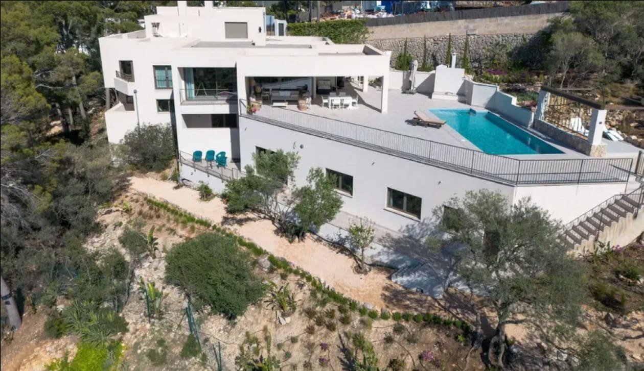 5 bedroom Villa for sale in Santa Ponsa - € 7,500,000 (Ref: 8885471)