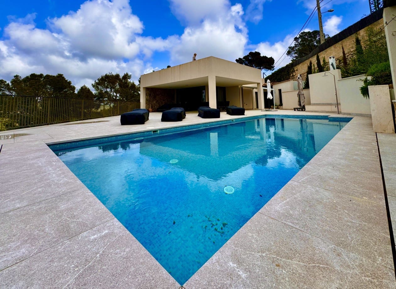 5 bedroom Villa for sale in Santa Ponsa - € 7,500,000 (Ref: 8885471)