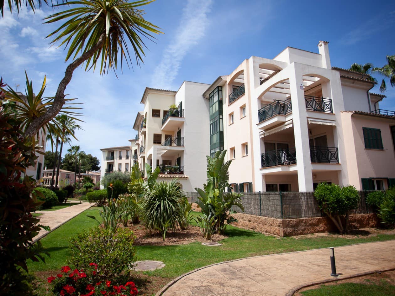 3 bedroom Apartment for sale in Santa Ponsa with pool - € 840,000 (Ref: 8912283)