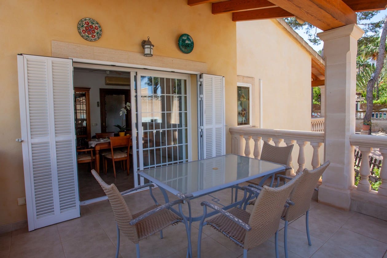 3 bedroom Villa for sale in Santa Ponsa with pool - € 2,300,000 (Ref: 9003894)