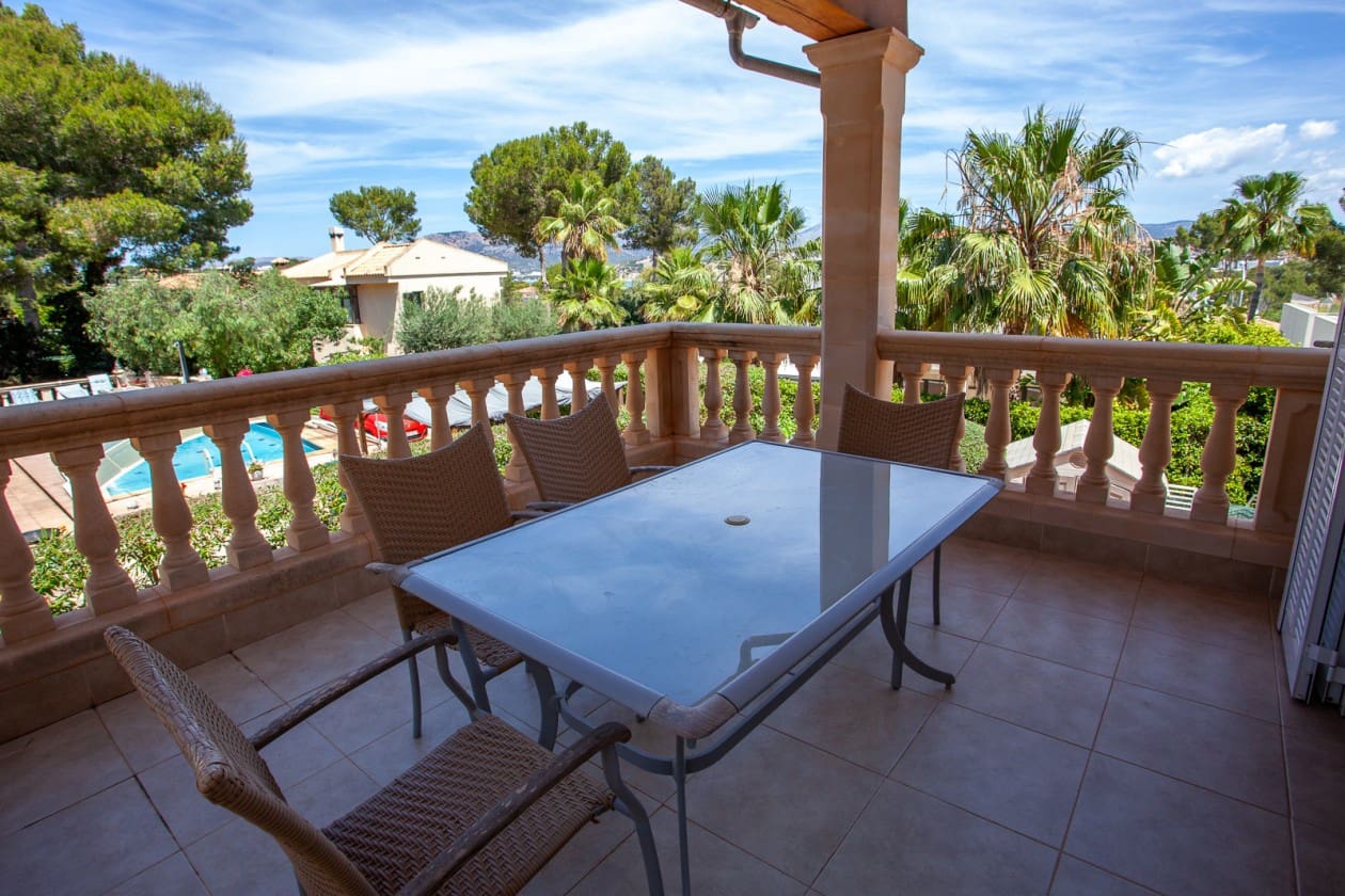 3 bedroom Villa for sale in Santa Ponsa with pool - € 2,300,000 (Ref: 9003894)