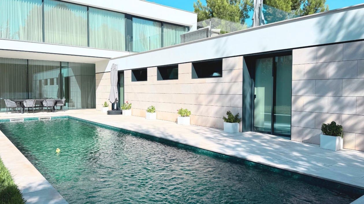 4 bedroom Villa for sale in Santa Ponsa with pool - € 4,300,000 (Ref: 9475042)