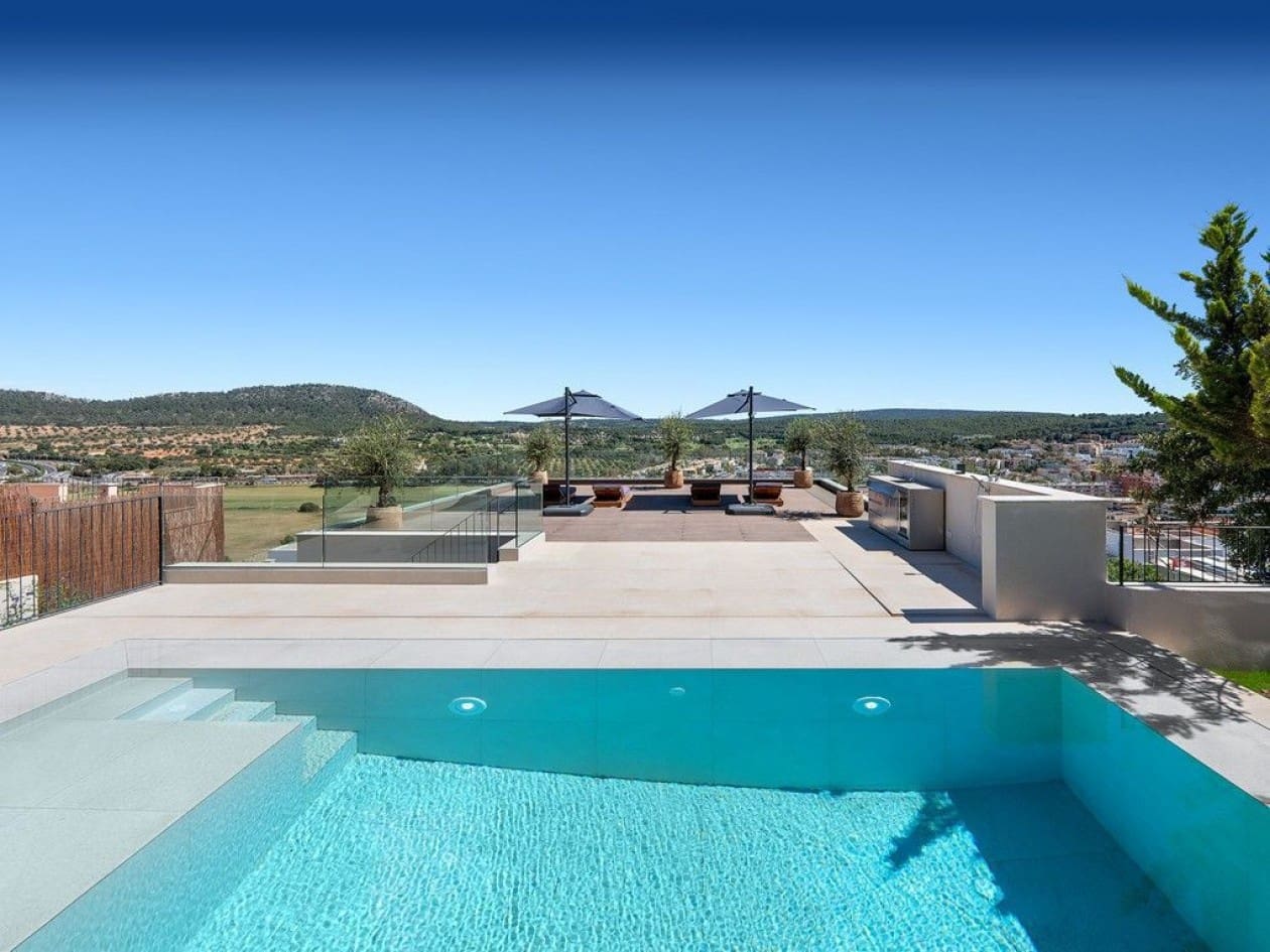 3 bedroom Villa for sale in Santa Ponsa with pool - € 2,980,000 (Ref: 9475046)