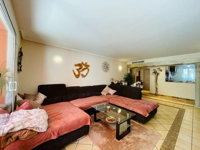 6 bedroom Villa for sale in Santa Ponsa, Calvià - € 2,795,000 (Ref: 9618764)