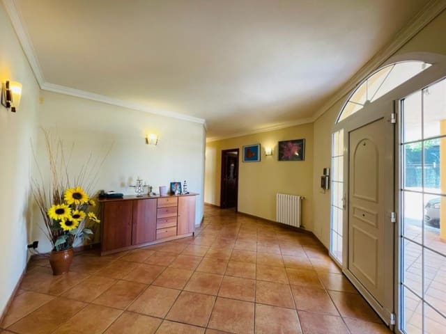 6 bedroom Villa for sale in Santa Ponsa, Calvià - € 2,795,000 (Ref: 9618764)