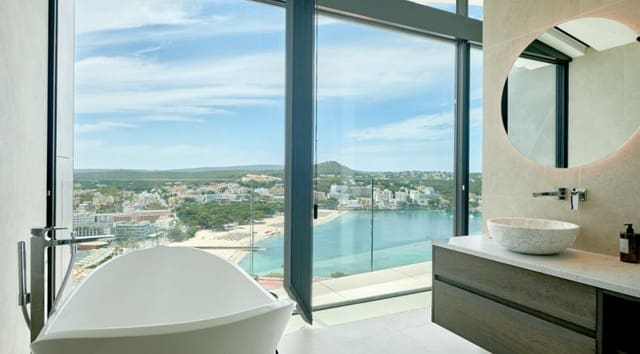 5 bedroom Villa for sale in Santa Ponsa, Calvià - € 6,900,000 (Ref: 9618765)