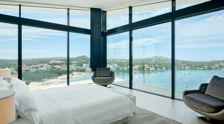 5 bedroom Villa for sale in Santa Ponsa - € 6,900,000 (Ref: 9618765)