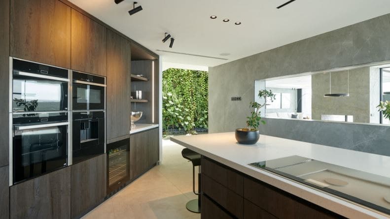 5 bedroom Villa for sale in Santa Ponsa - € 6,900,000 (Ref: 9618765)