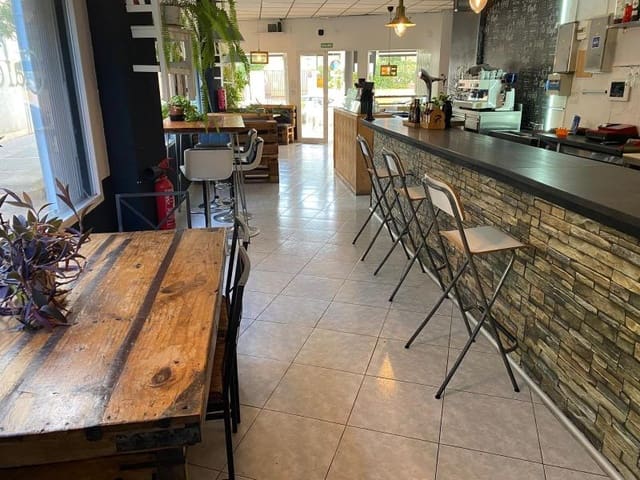 Commerciale in vendita in L'Arenal / S'Arenal, Llucmajor - 80.000 € (Rif: 9646080)