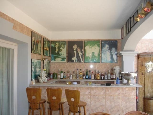 1 soverom Villa til salgs i Santa Ponsa, Calvià med svømmebasseng - € 2 850 000 (Ref: 9804888)