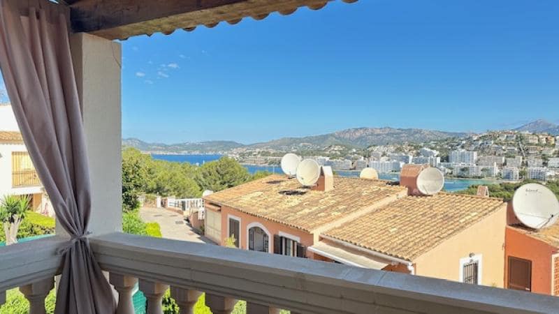 Chalet de 4 habitaciones en Santa Ponsa en venta con piscina - 1.150.000 € (Ref: 9838595)