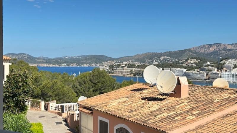 Chalet de 4 habitaciones en Santa Ponsa en venta con piscina - 1.150.000 € (Ref: 9838595)