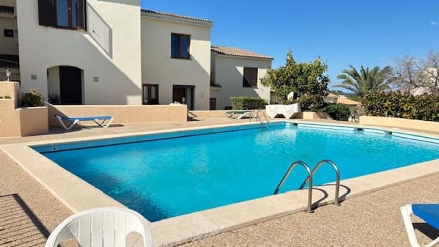 Chalet de 4 habitaciones en Santa Ponsa, Calvià en venta con piscina - 1.150.000 € (Ref: 9838595)