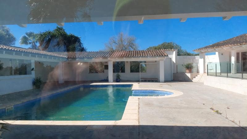 5 bedroom Villa for sale in Llucmajor - € 1,570,000 (Ref: 9882673)