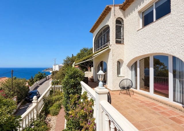 Chalet de 3 habitaciones en Salobreña en venta con piscina garaje - 355.000 € (Ref: 10091452)