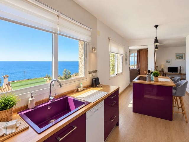 Chalet de 3 habitaciones en Salobreña en venta con piscina garaje - 355.000 € (Ref: 10091452)