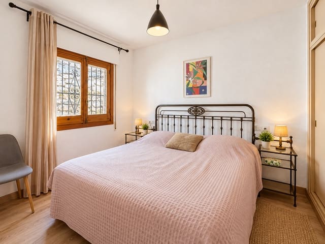 Chalet de 3 habitaciones en Salobreña en venta con piscina garaje - 355.000 € (Ref: 10091452)