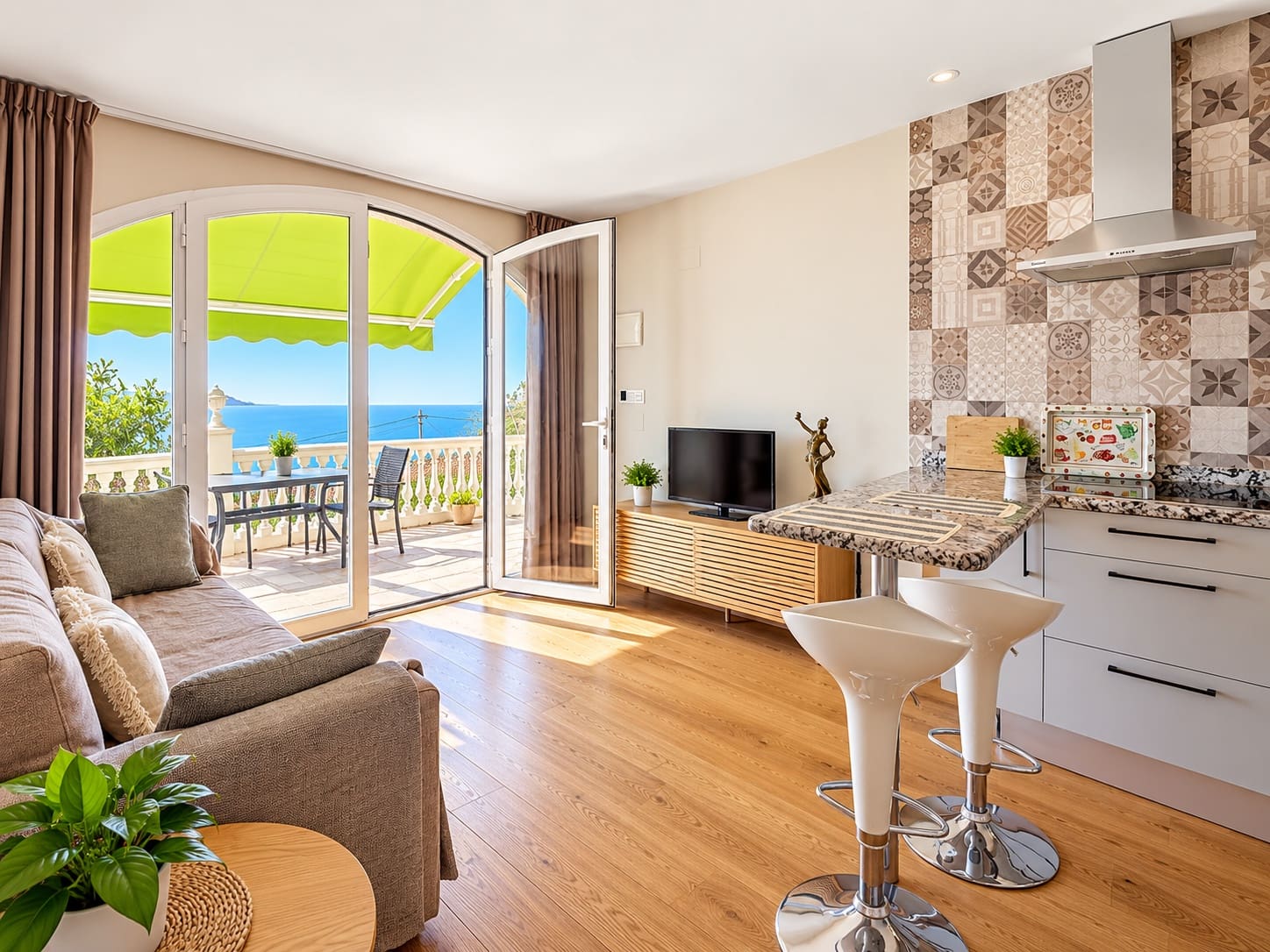 Chalet de 3 habitaciones en Salobreña en venta con piscina garaje - 355.000 € (Ref: 10091452)