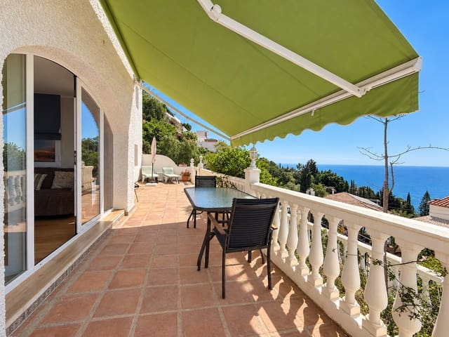 Chalet de 3 habitaciones en Salobreña en venta con piscina garaje - 355.000 € (Ref: 10091452)