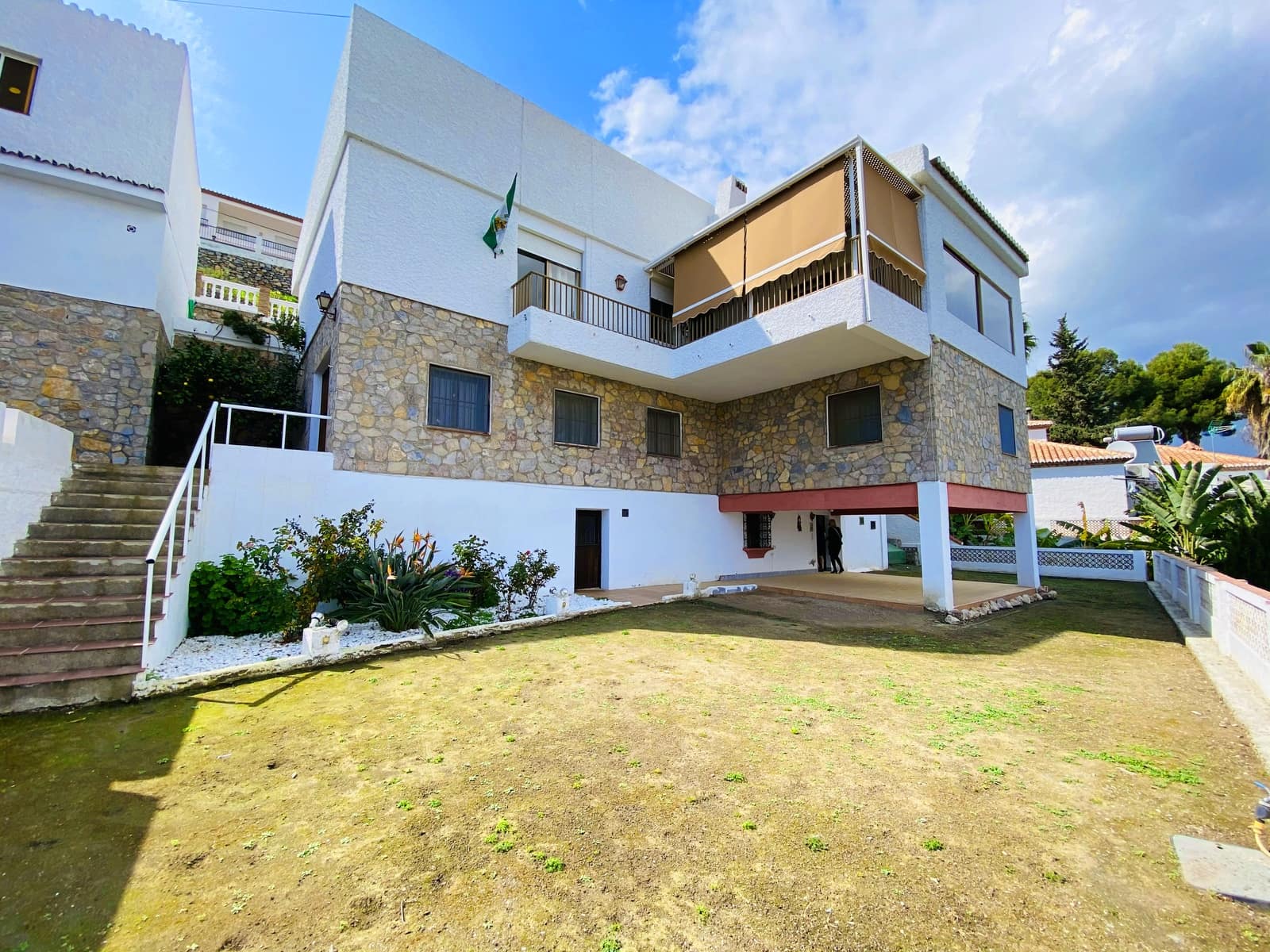 6 sypialnia Willa na sprzedaż w Almunecar z basenem garażem - 750 000 € (Ref: 5951287)