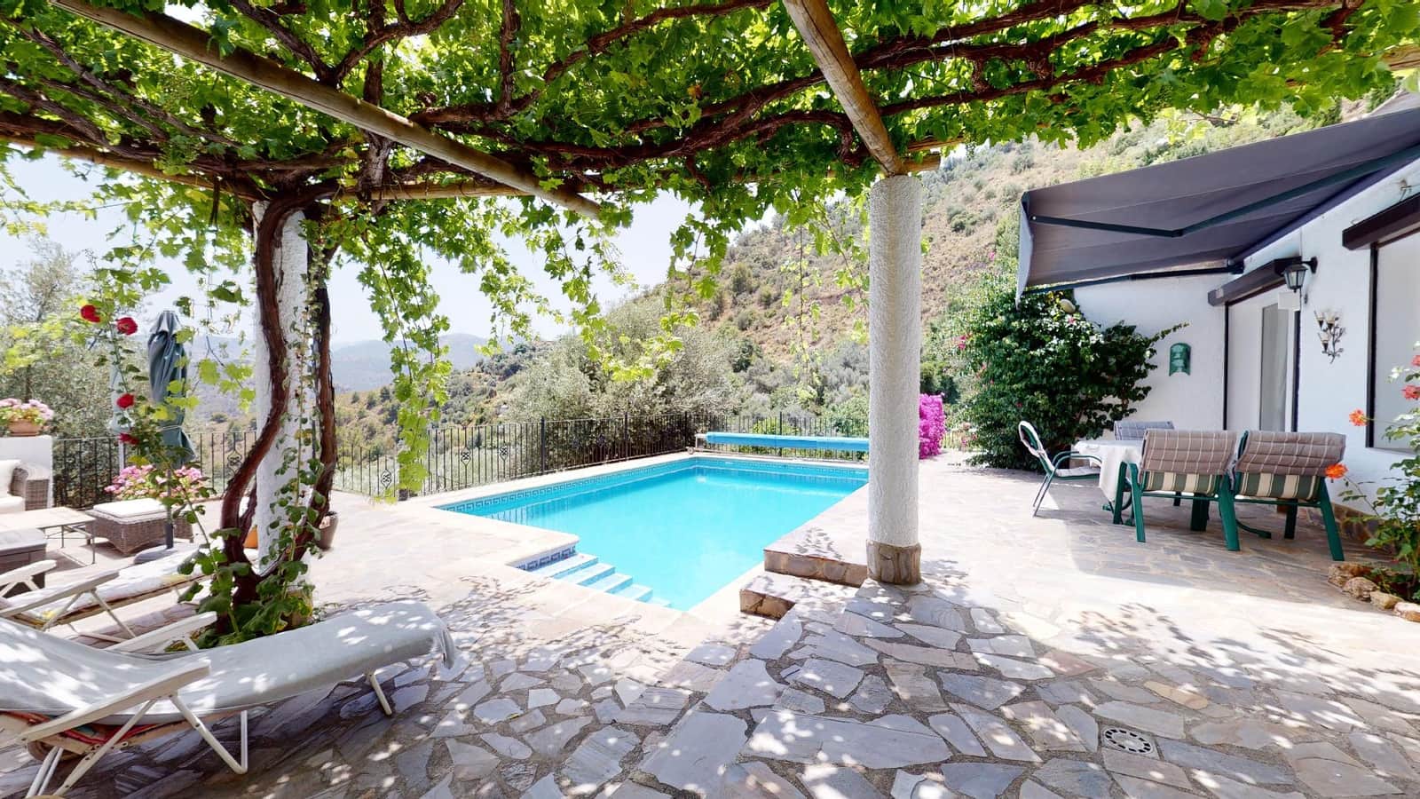 3 soveværelse Finca/Landehus til salg i Orgiva med swimmingpool garage - € 365.000 (Ref: 6035709)