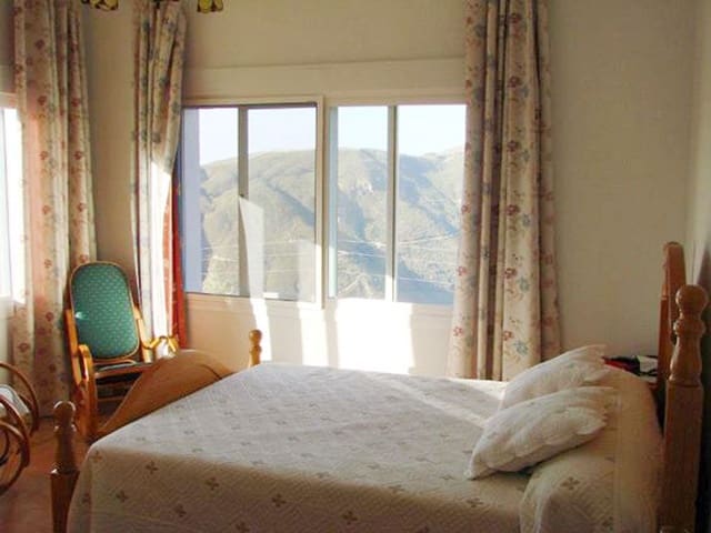 7 sypialnia Finka/Dom wiejski na sprzedaż w Otívar z basenem - 995 000 € (Ref: 6239312)