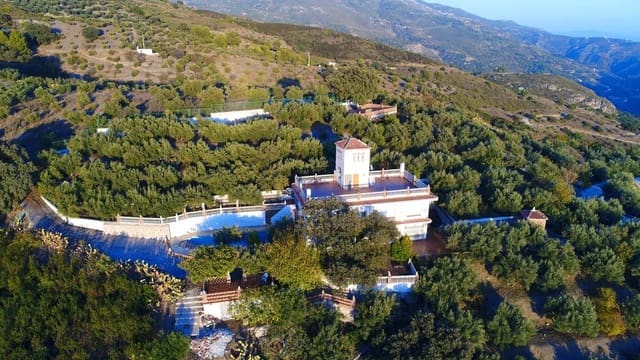 7 sypialnia Finka/Dom wiejski na sprzedaż w Otívar z basenem - 995 000 € (Ref: 6239312)