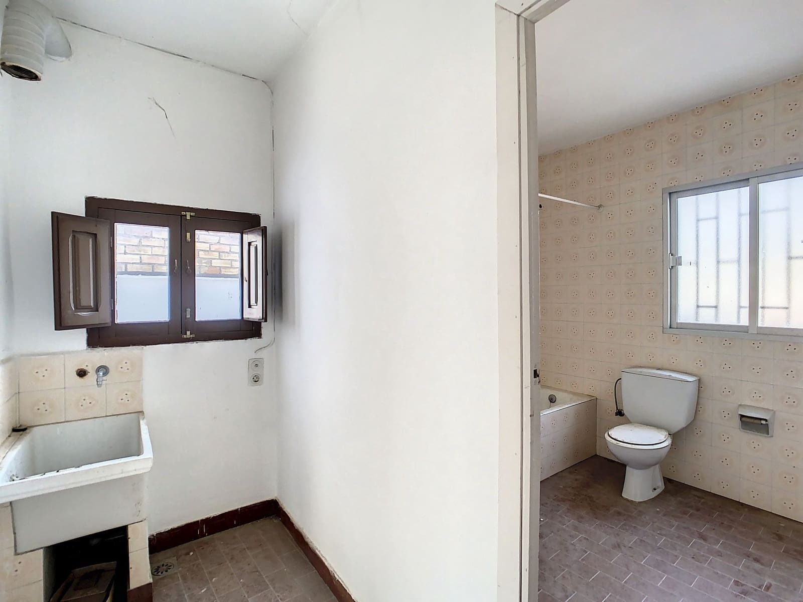 4 slaapkamer Huis te koop in Velez de Benaudalla - € 115.000 (Ref: 6769817)