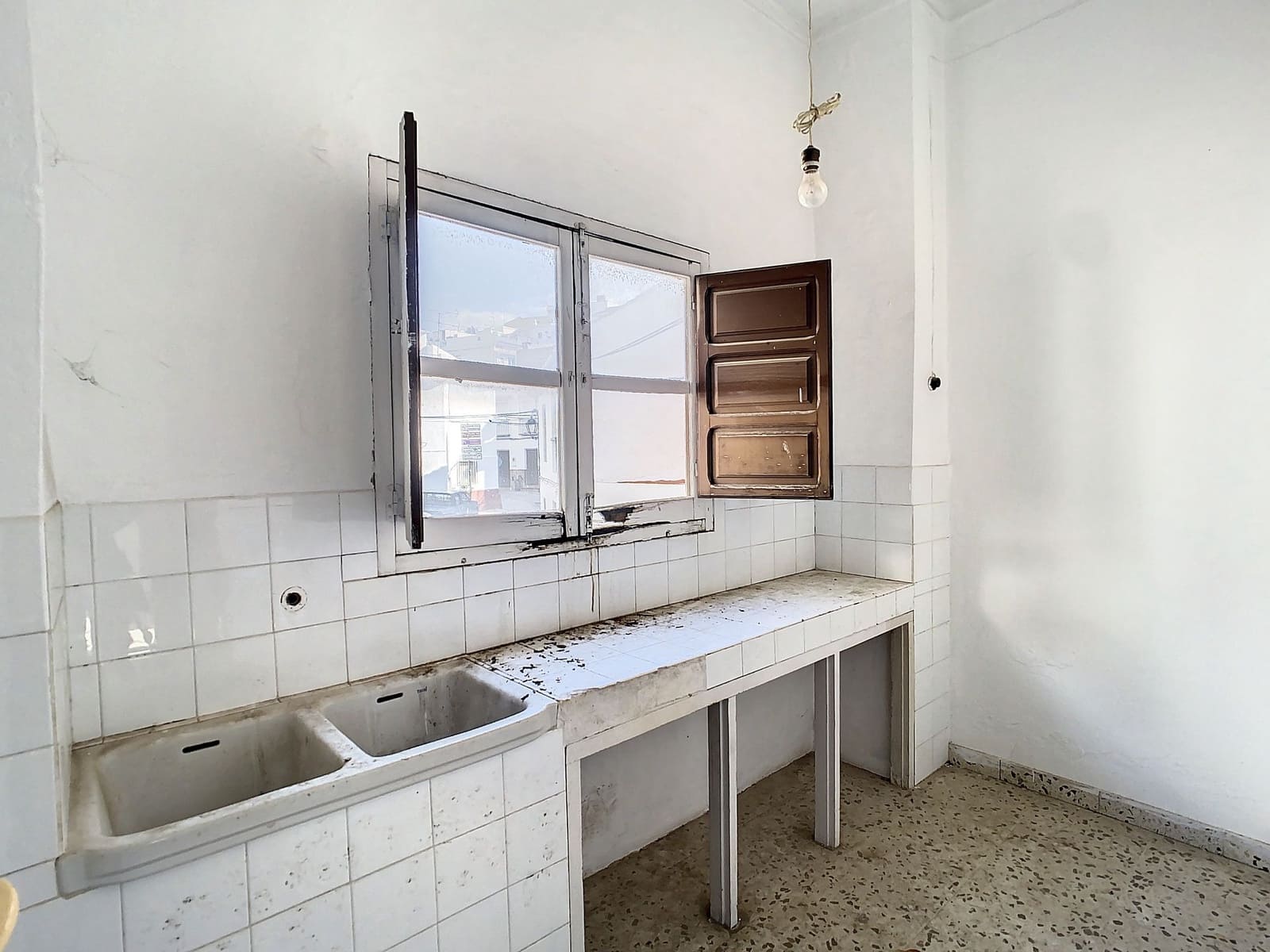 4 slaapkamer Huis te koop in Velez de Benaudalla - € 115.000 (Ref: 6769817)