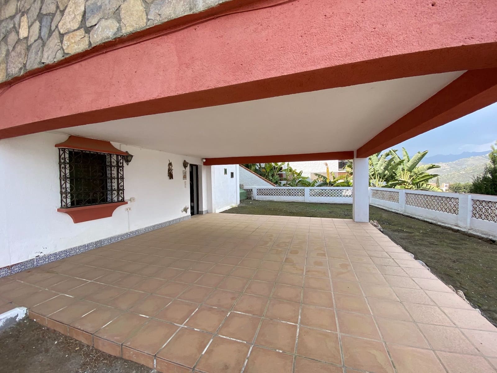 6 soverom Villa til salgs i Almunecar med garasje - € 650 000 (Ref: 8206798)