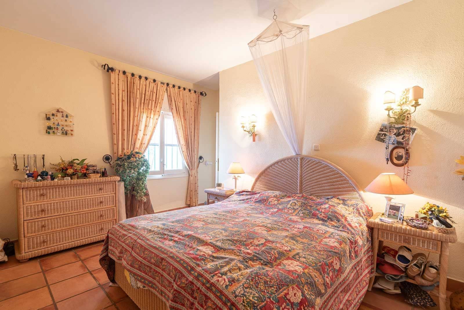 3 soverom Villa til salgs i Almunecar med svømmebasseng garasje - € 575 000 (Ref: 8243232)