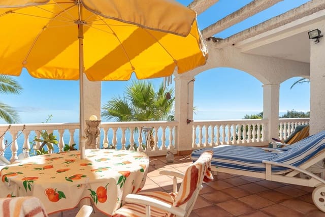 3 quarto Moradia para venda em Almuñécar com piscina garagem - 575 000 € (Ref: 8243232)