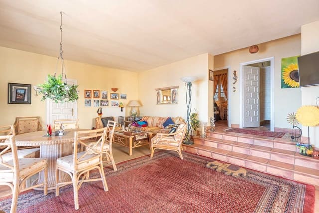 3 quarto Moradia para venda em Almuñécar com piscina garagem - 575 000 € (Ref: 8243232)