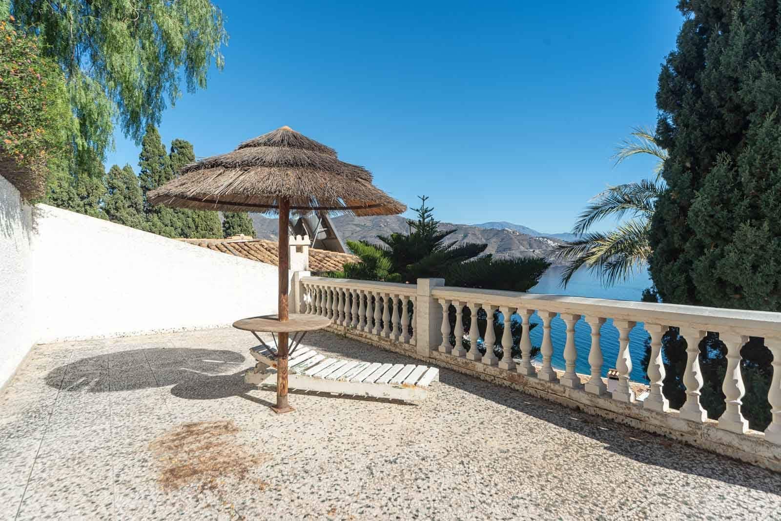 3 soverom Villa til salgs i Almunecar med svømmebasseng garasje - € 575 000 (Ref: 8243232)