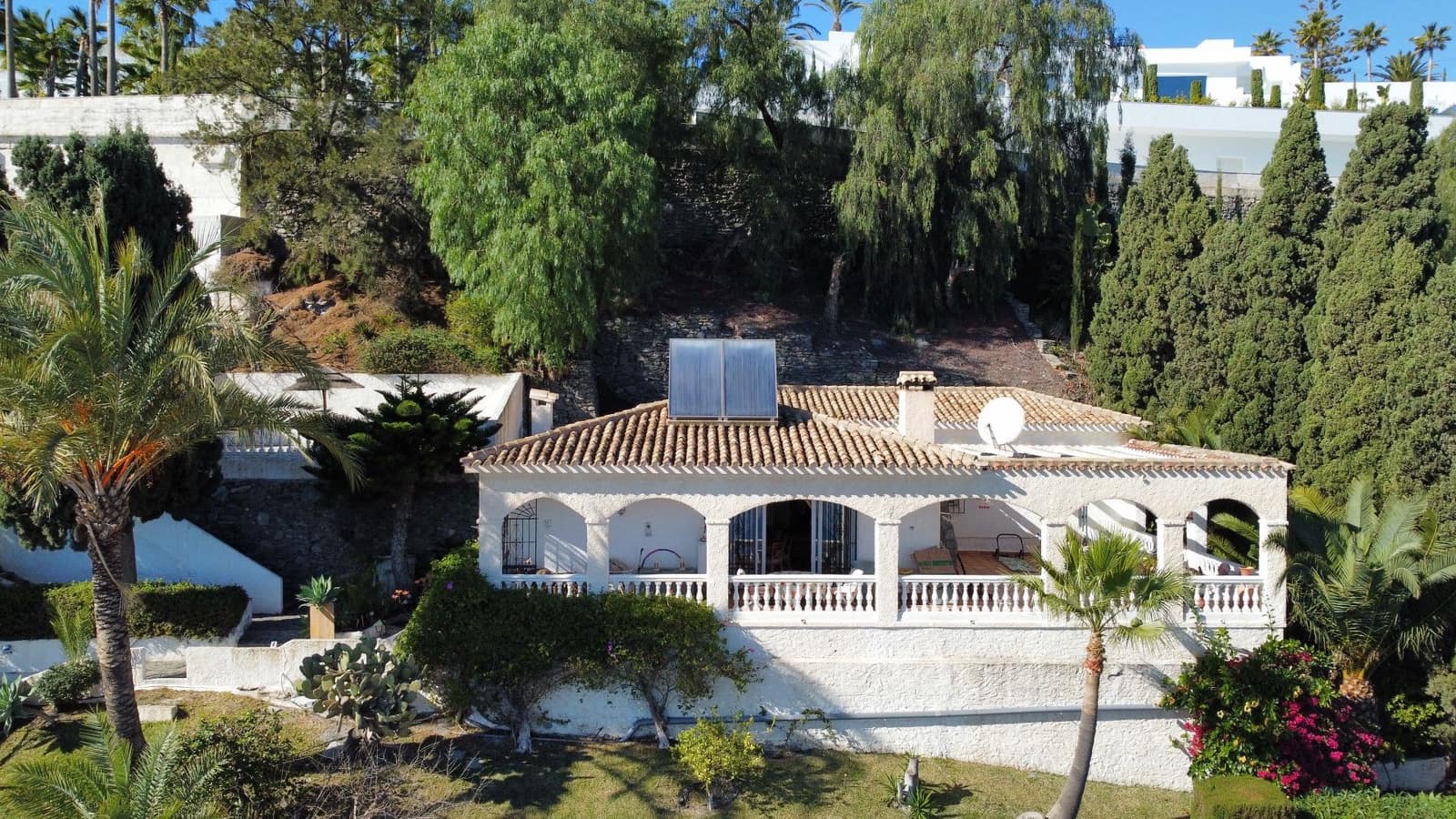 3 soverom Villa til salgs i Almunecar med svømmebasseng garasje - € 575 000 (Ref: 8243232)