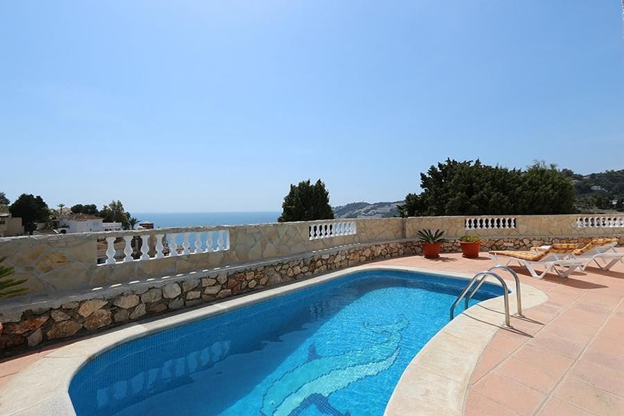 2 soveværelse Villa til salg i Cotobro med swimmingpool garage - € 485.000 (Ref: 8331865)