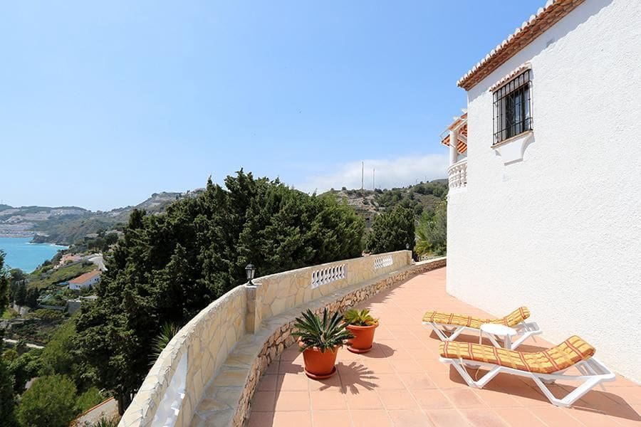 2 soveværelse Villa til salg i Cotobro med swimmingpool garage - € 485.000 (Ref: 8331865)