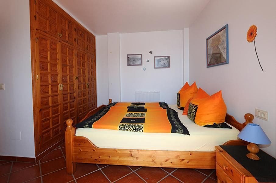 2 soveværelse Villa til salg i Cotobro med swimmingpool garage - € 485.000 (Ref: 8331865)