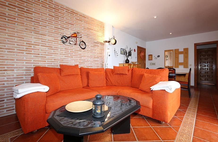 2 soveværelse Villa til salg i Cotobro med swimmingpool garage - € 485.000 (Ref: 8331865)