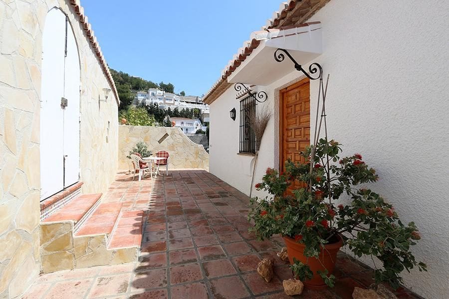 2 soveværelse Villa til salg i Cotobro med swimmingpool garage - € 485.000 (Ref: 8331865)