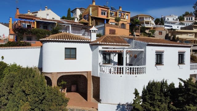 2 slaapkamer Villa te koop in Cotobro, Almuñécar met zwembad garage - € 485.000 (Ref: 8331865)