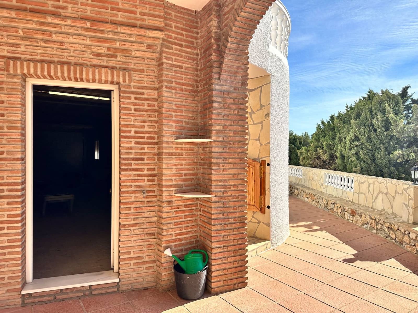 2 soveværelse Villa til salg i Cotobro med swimmingpool garage - € 485.000 (Ref: 8331865)